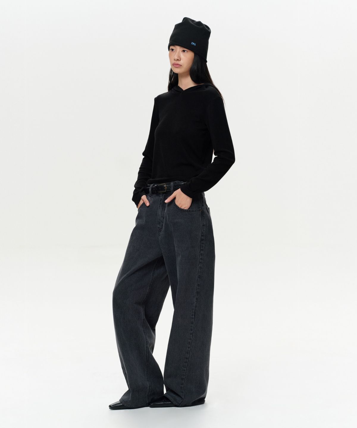 이알에이(ERA) WOMEN ERA WIDE FIT DENIM PANTS - DARK GRAY