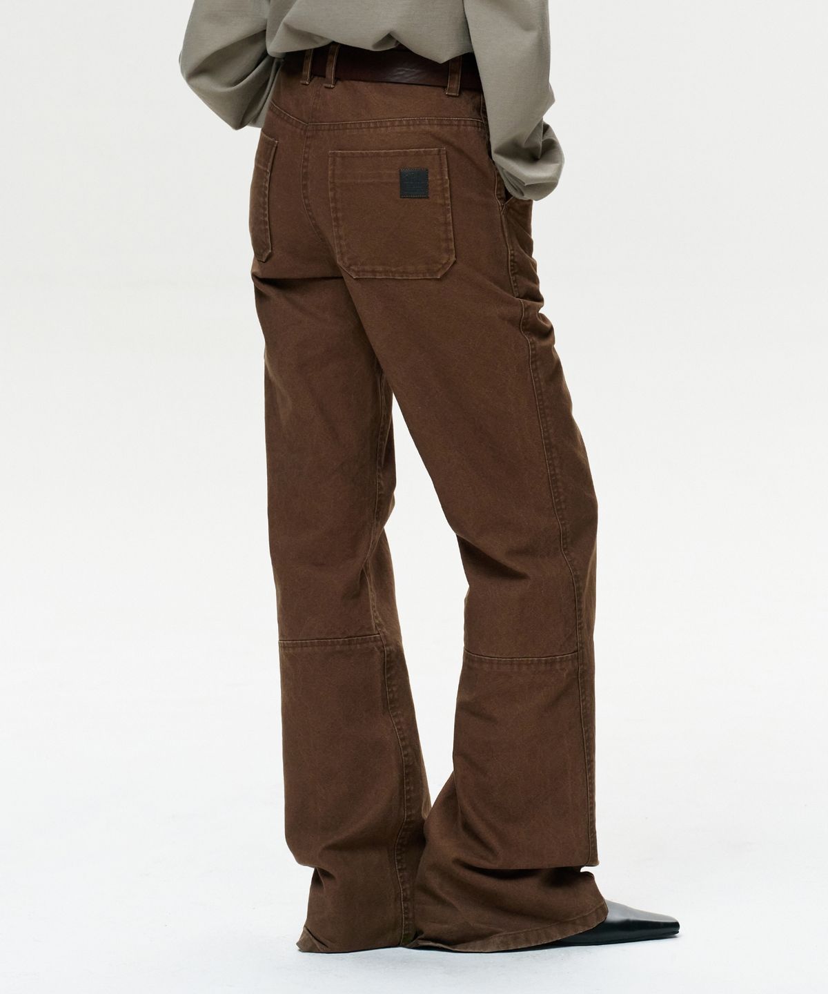 이알에이(ERA) WOMEN ERA WASHED FLARE WORK PANTS - VINTAGE BROWN