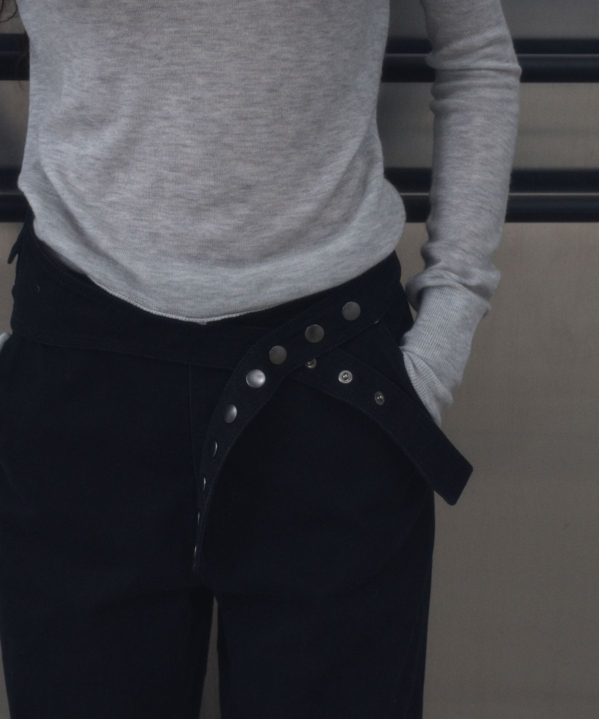 긴스키(GINSUKI) BELTED WAIST BAND PANTS (BLACK)