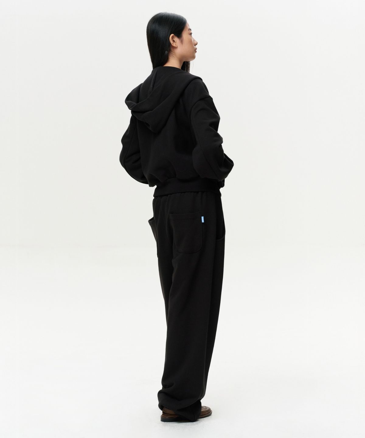 이알에이(ERA) UNISEX ERA WIDE JOGGER SWEATPANTS - BLACK