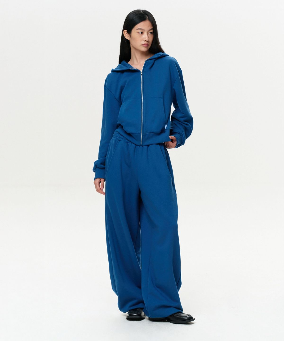 이알에이(ERA) UNISEX ERA WIDE JOGGER SWEATPANTS - YALE BLUE