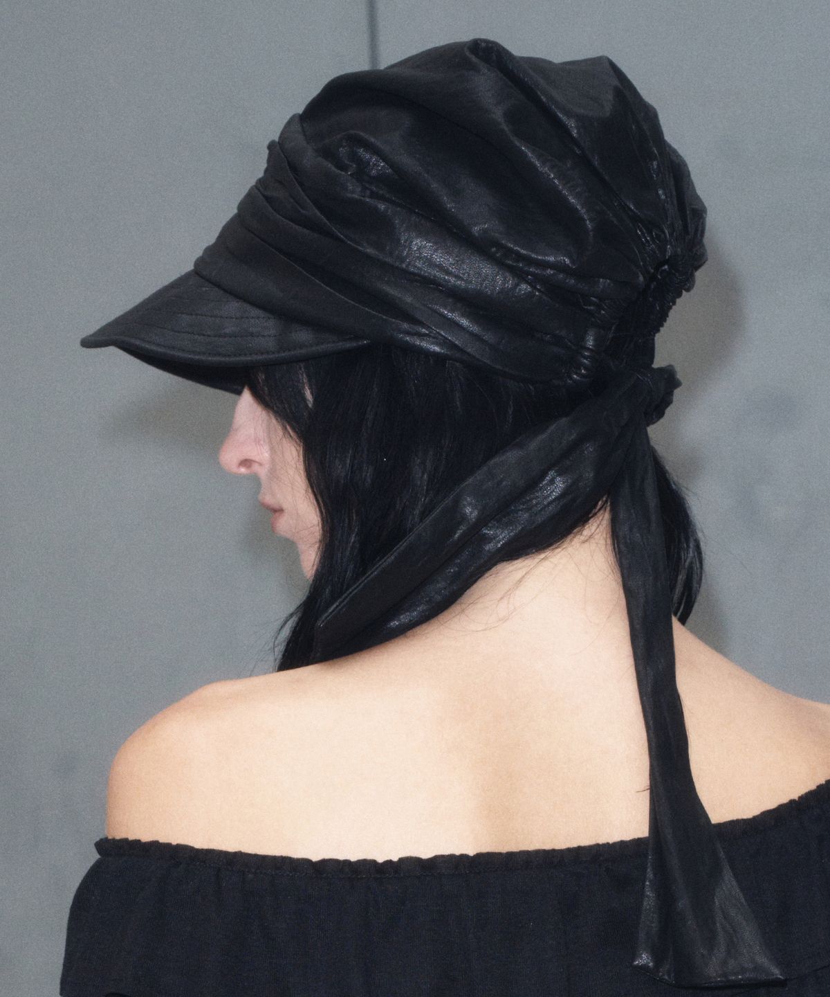 긴스키(GINSUKI) LEATHER SHIRRING TIE CAP (BLACK)