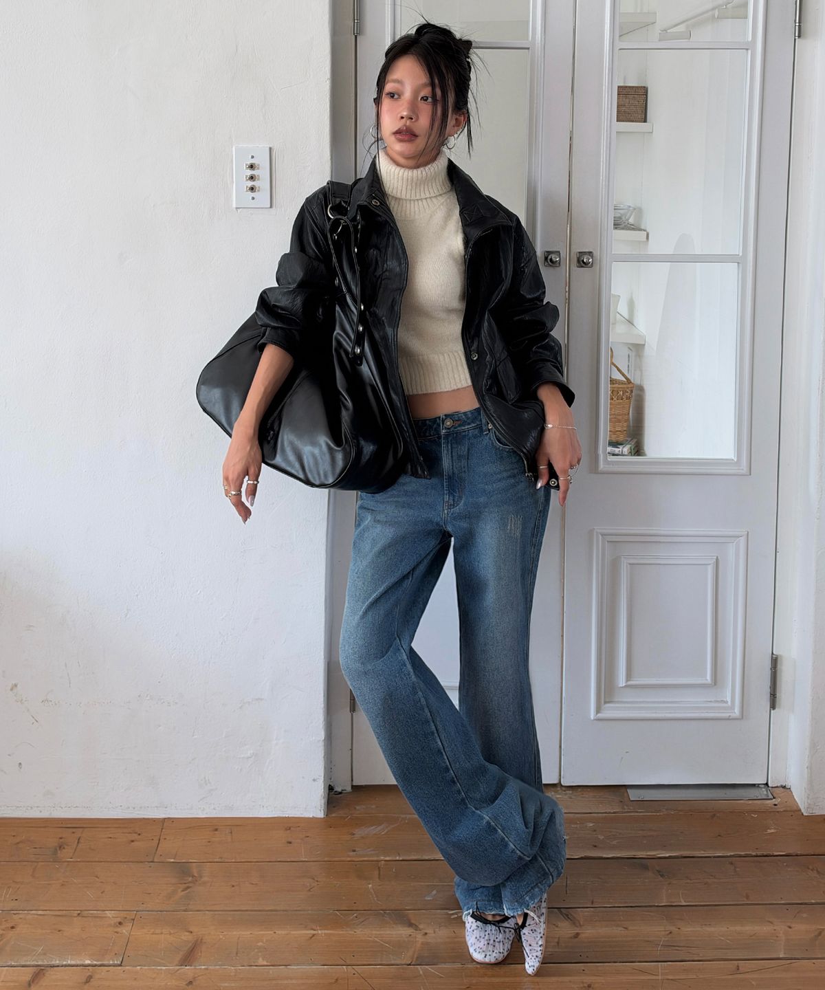 긴스키(GINSUKI) [긴스키 X 물바다]KIDMOHAIR OPENBACK TURTLE KNIT (IVORY)