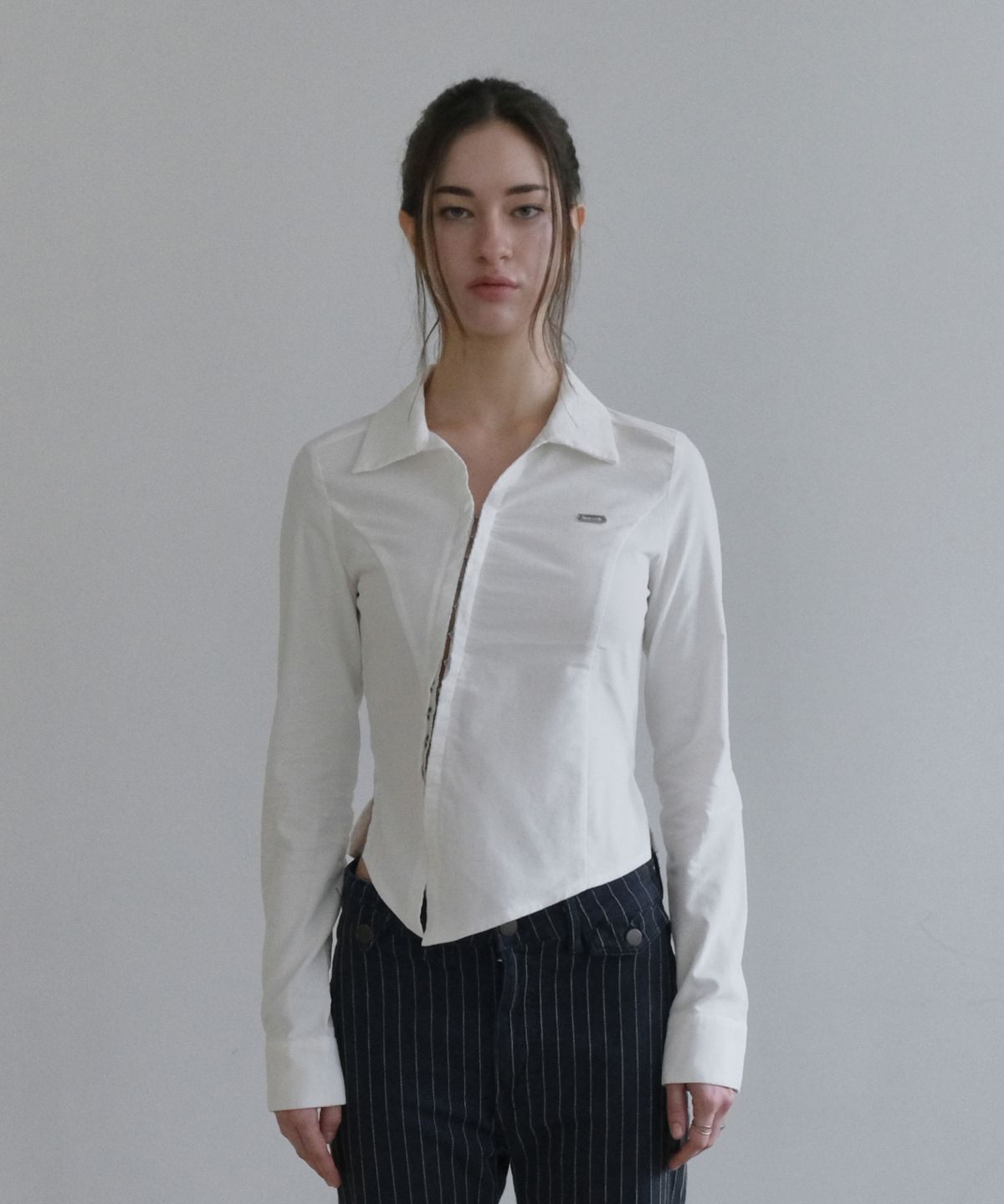오디너리 홀리데이(ORDINARY HOLIDAY) ASYMMETRIC SHIRT [WHITE]