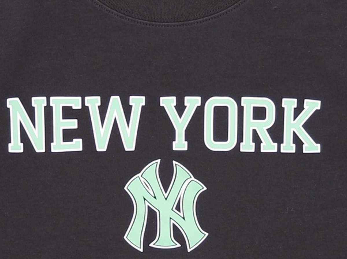 엠엘비(MLB) 여성 바시티 크롭 반팔 티셔츠 NY (Black) 160/84A