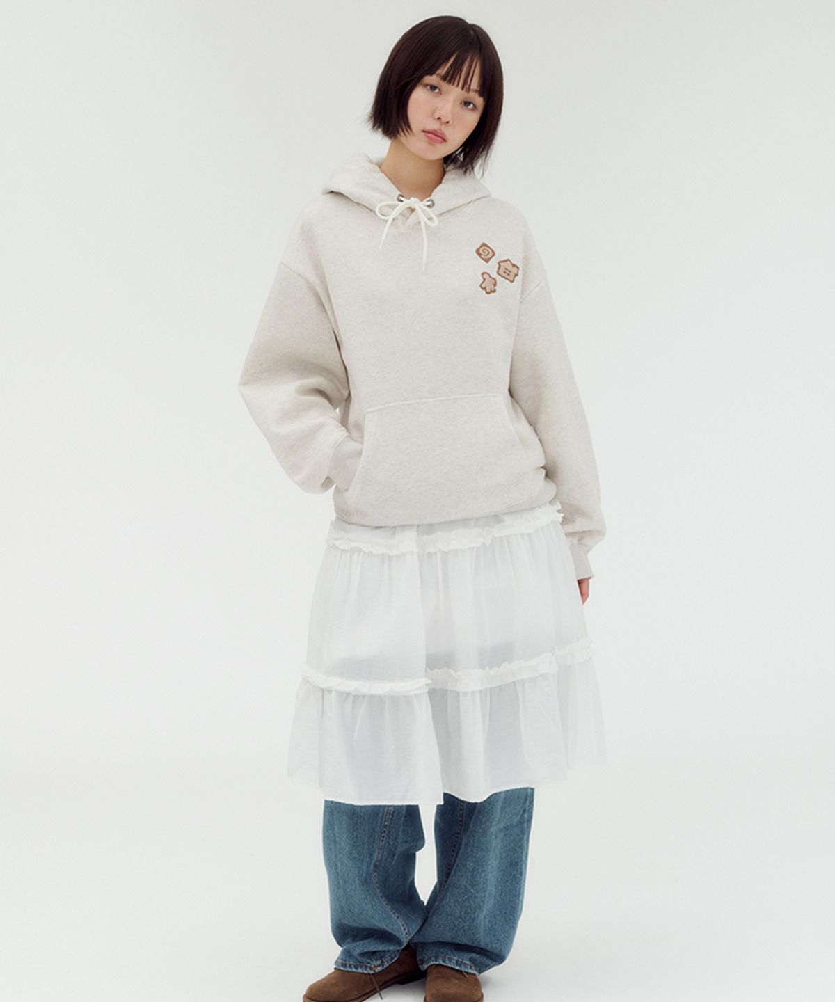 엠블러(AMBLER) Finding a way 자수 후드 티셔츠 AHP1316 (오트밀)