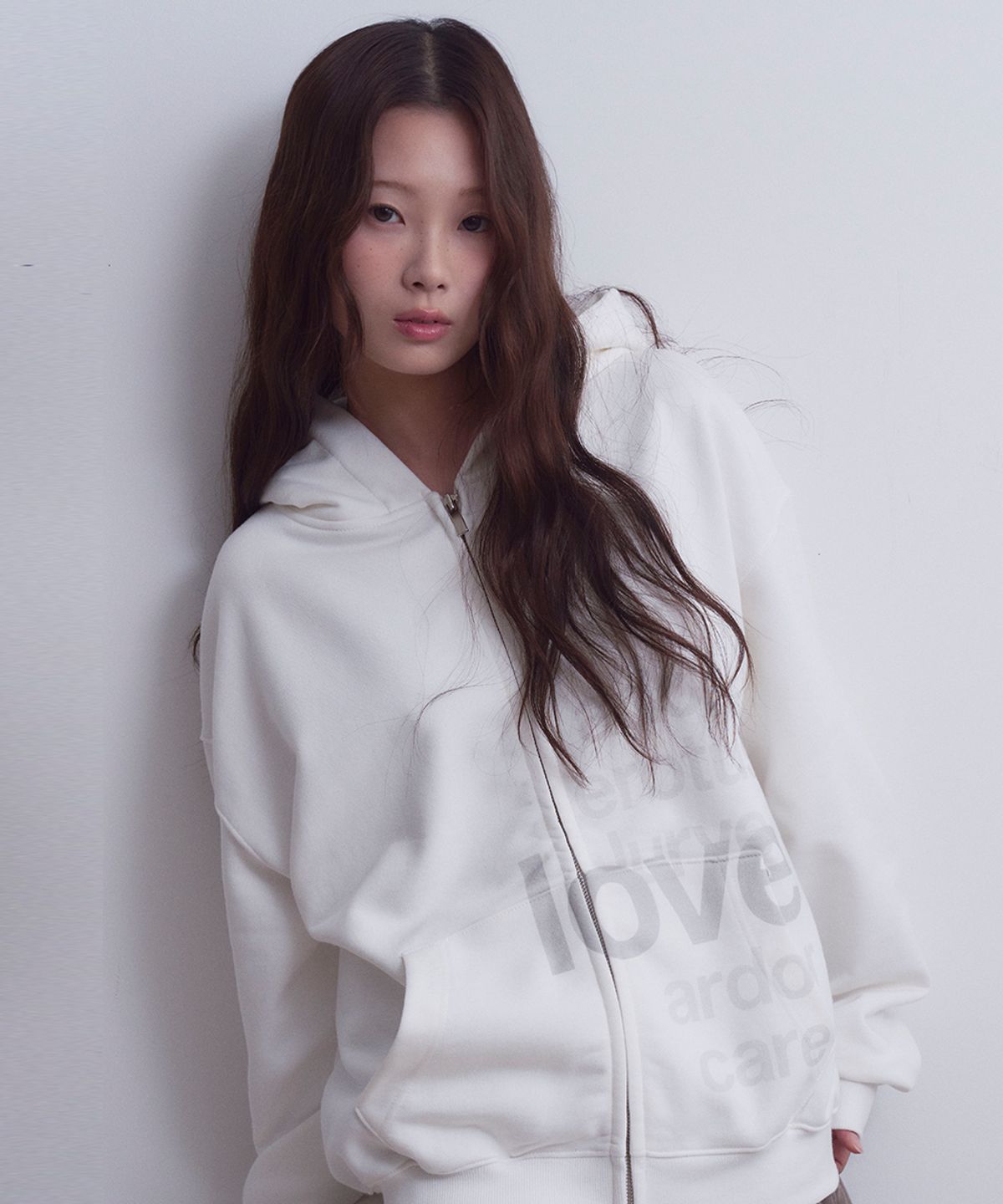 오피쉬(OAFISH) Lettering Hoodie Zip Up, White