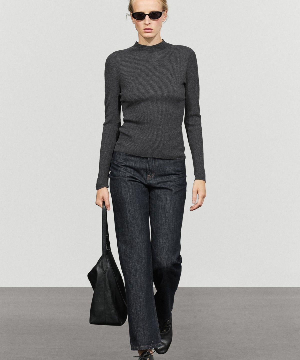 마시모두띠(MASSIMO DUTTI) 립드 터틀넥 니트 스웨터