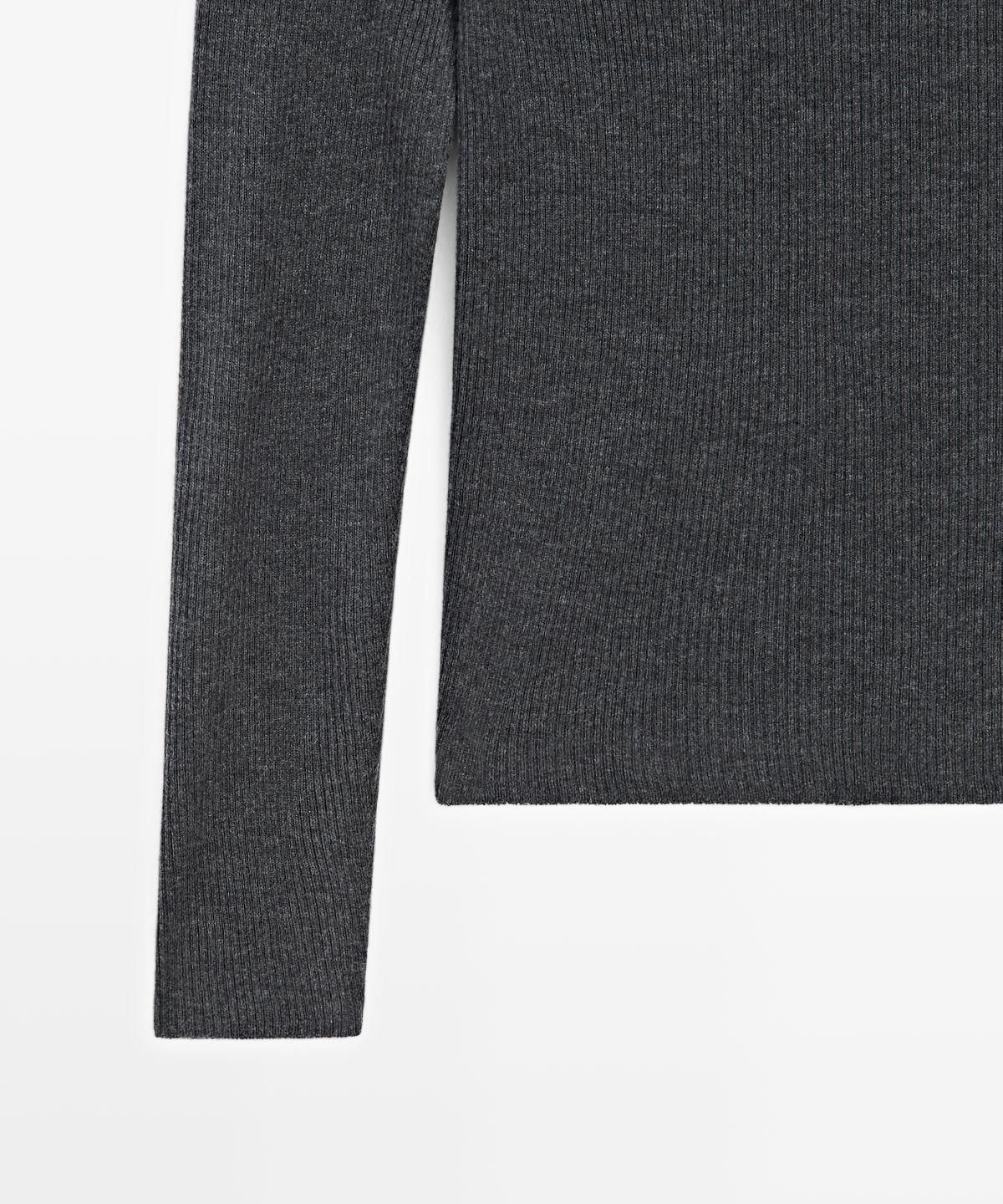 마시모두띠(MASSIMO DUTTI) 립드 터틀넥 니트 스웨터