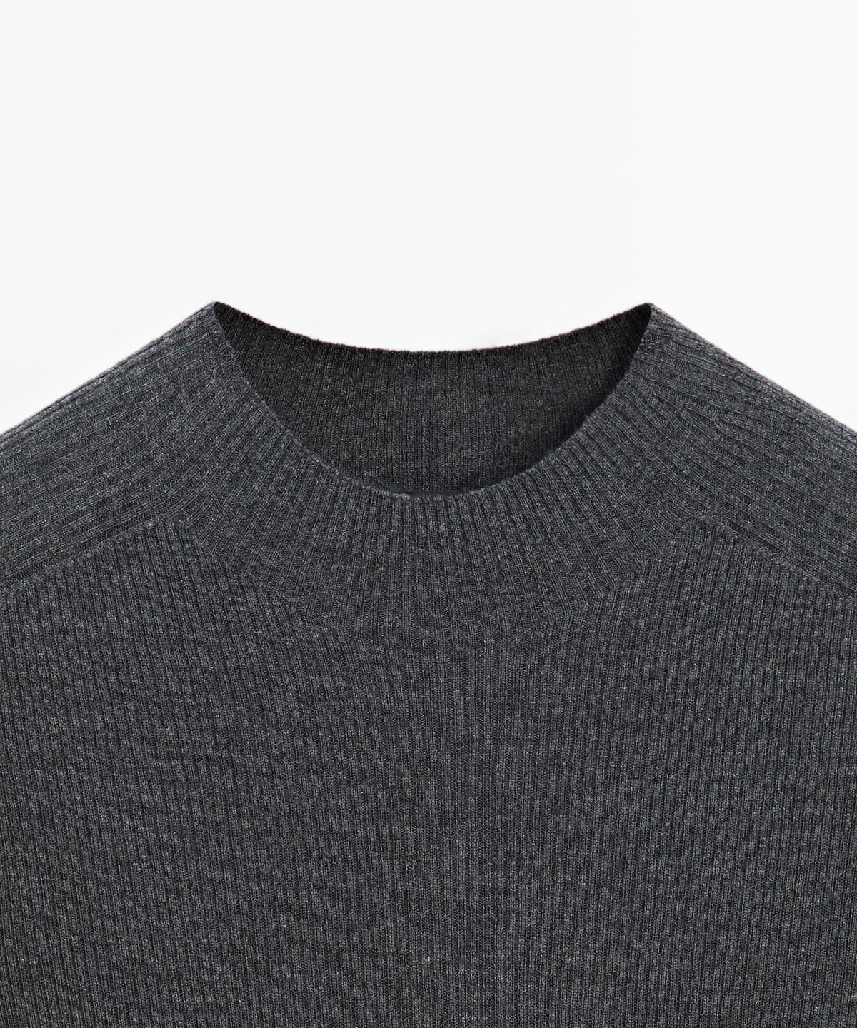 마시모두띠(MASSIMO DUTTI) 립드 터틀넥 니트 스웨터