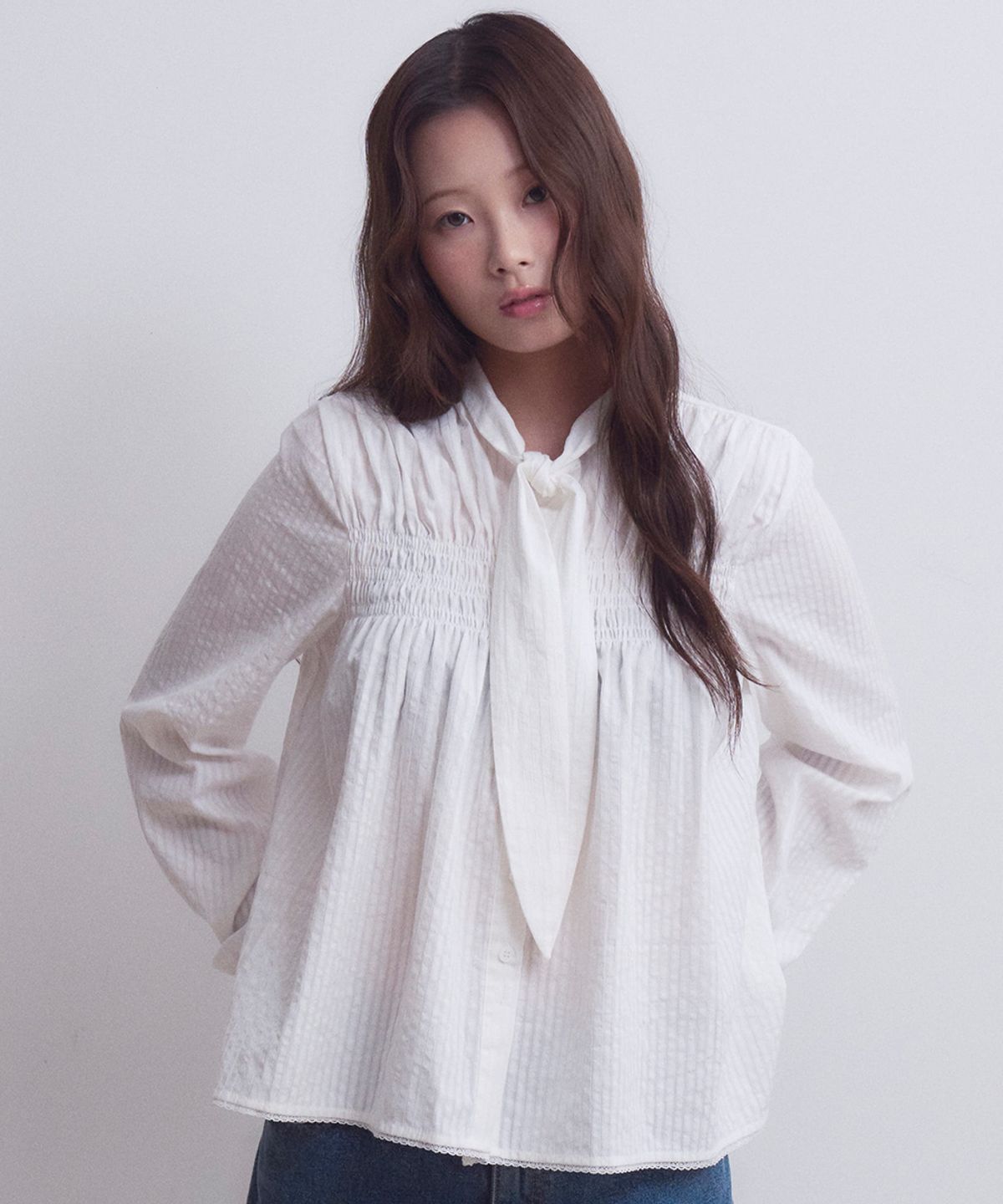 오피쉬(OAFISH) Smocked Tie Blouse, White