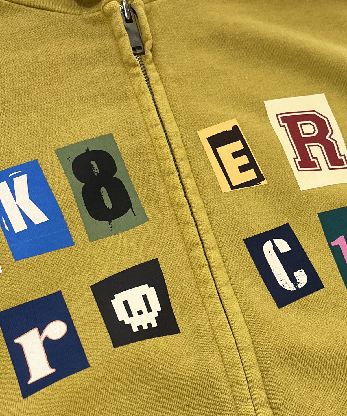 스케이터락(SK8ER ROCK) Collage Logo Pigment Sweat Hood Zip-Up (Mustard)