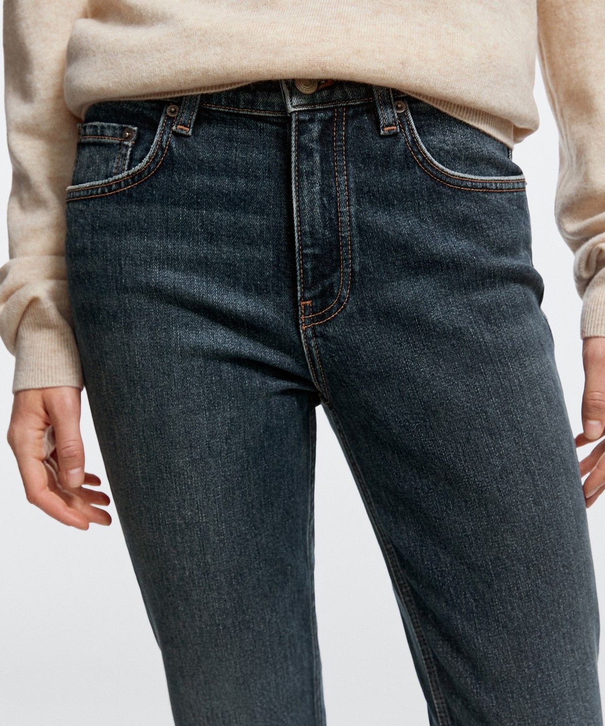 마시모두띠(MASSIMO DUTTI) 미드라이즈 슬림 크롭 핏 진