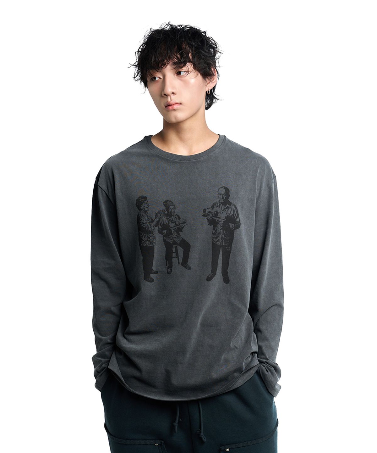 쓰리아이(3IE) OLD FRIENDS LONG SLEEVE_BLACK