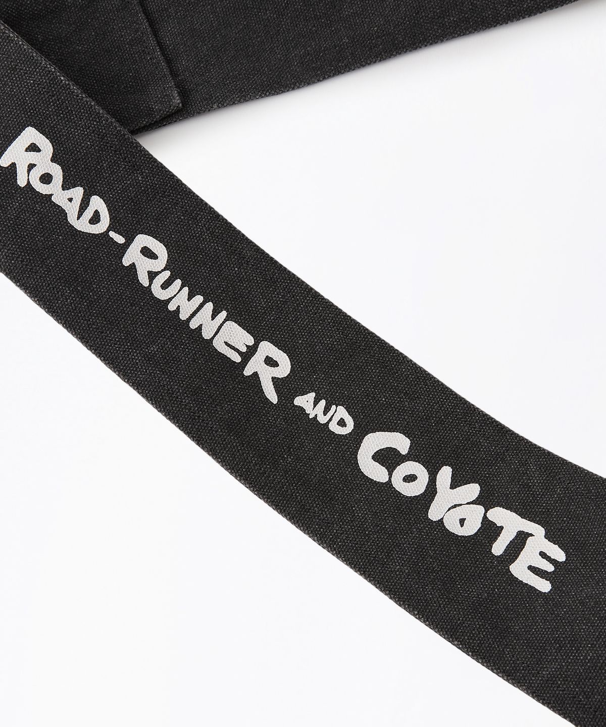 아웃스탠딩(OUTSTANDING) [LOONEY TUNES] NEWSPAPER BAG_BLACK