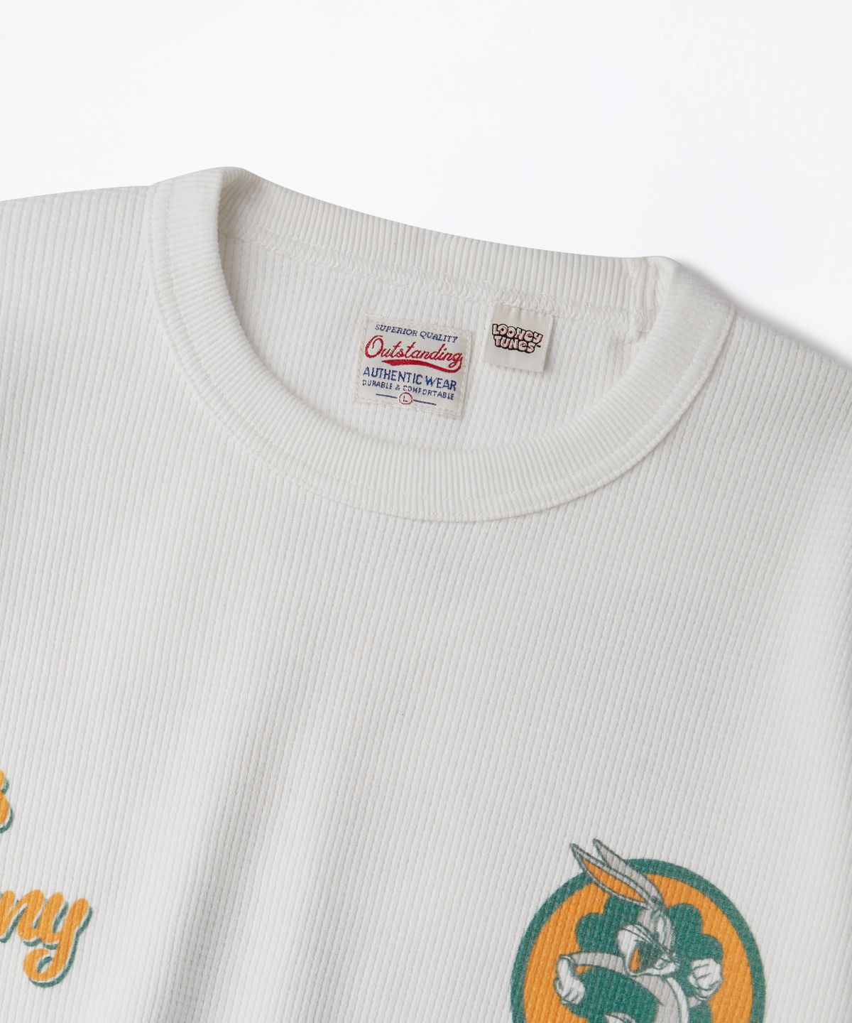 아웃스탠딩(OUTSTANDING) [LOONEY TUNES] LONG SLEEVE(LUCKY RABBITS FOOT)_OFF WHITE