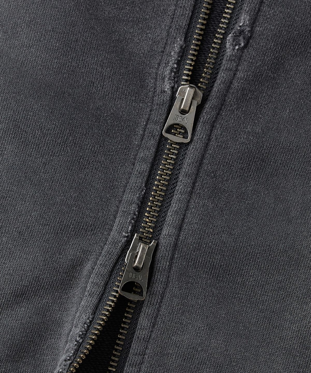 아웃스탠딩(OUTSTANDING) [LOONEY TUNES] HOOD ZIP SWEAT(SYLVESTER)_VINTAGE CHARCOAL