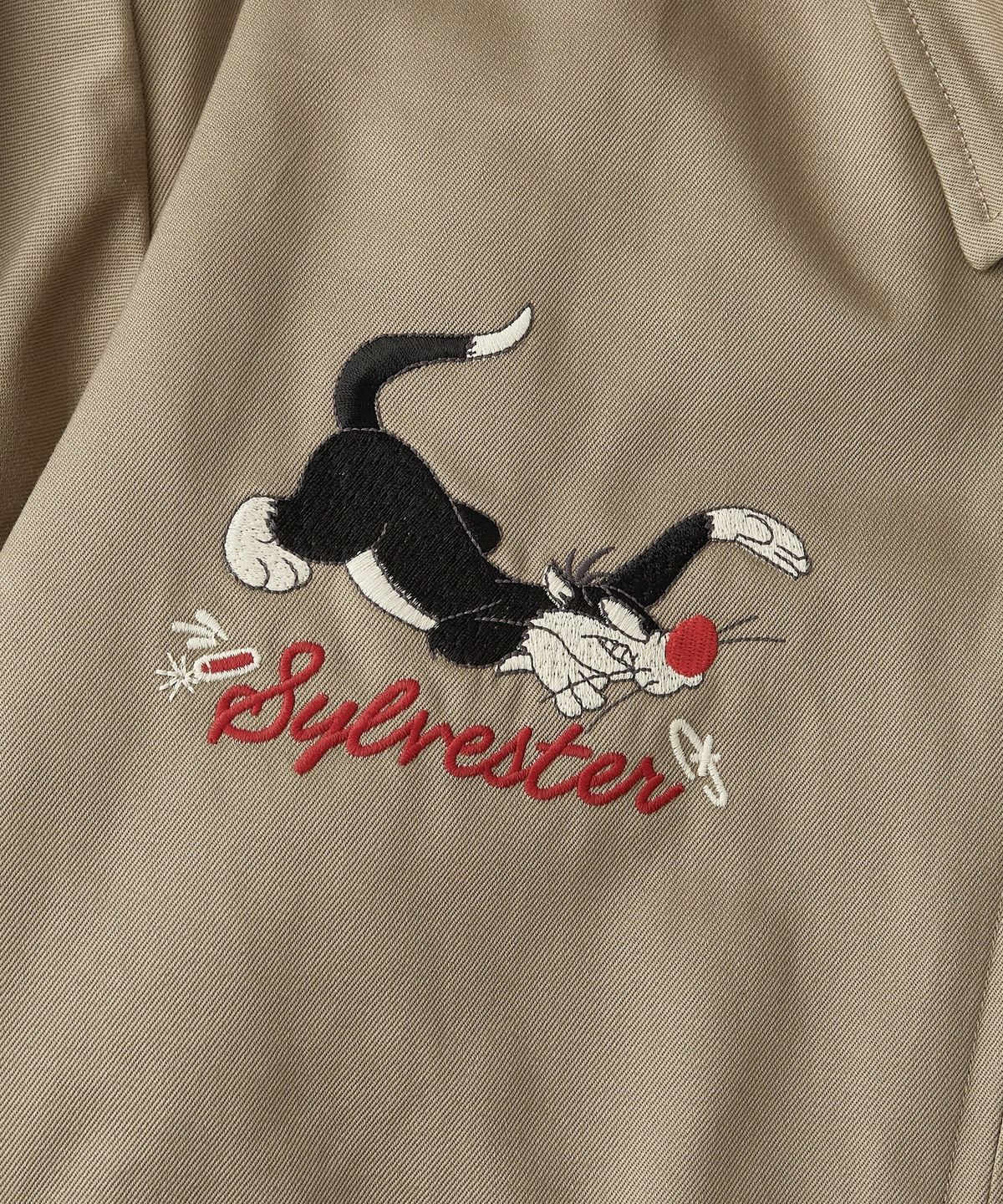 아웃스탠딩(OUTSTANDING) [LOONEY TUNES] REVERSIBLE QUILTED JACKET_KHAKI/OLIVE GREEN