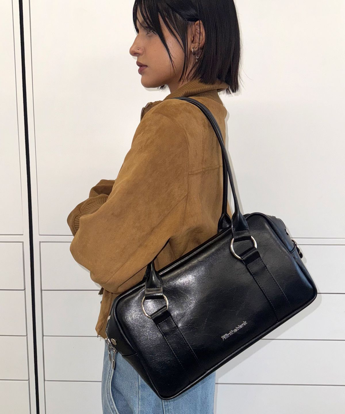 필인더블랭크(FILLINTHEBLANK) Stud Radio Bag(Black)