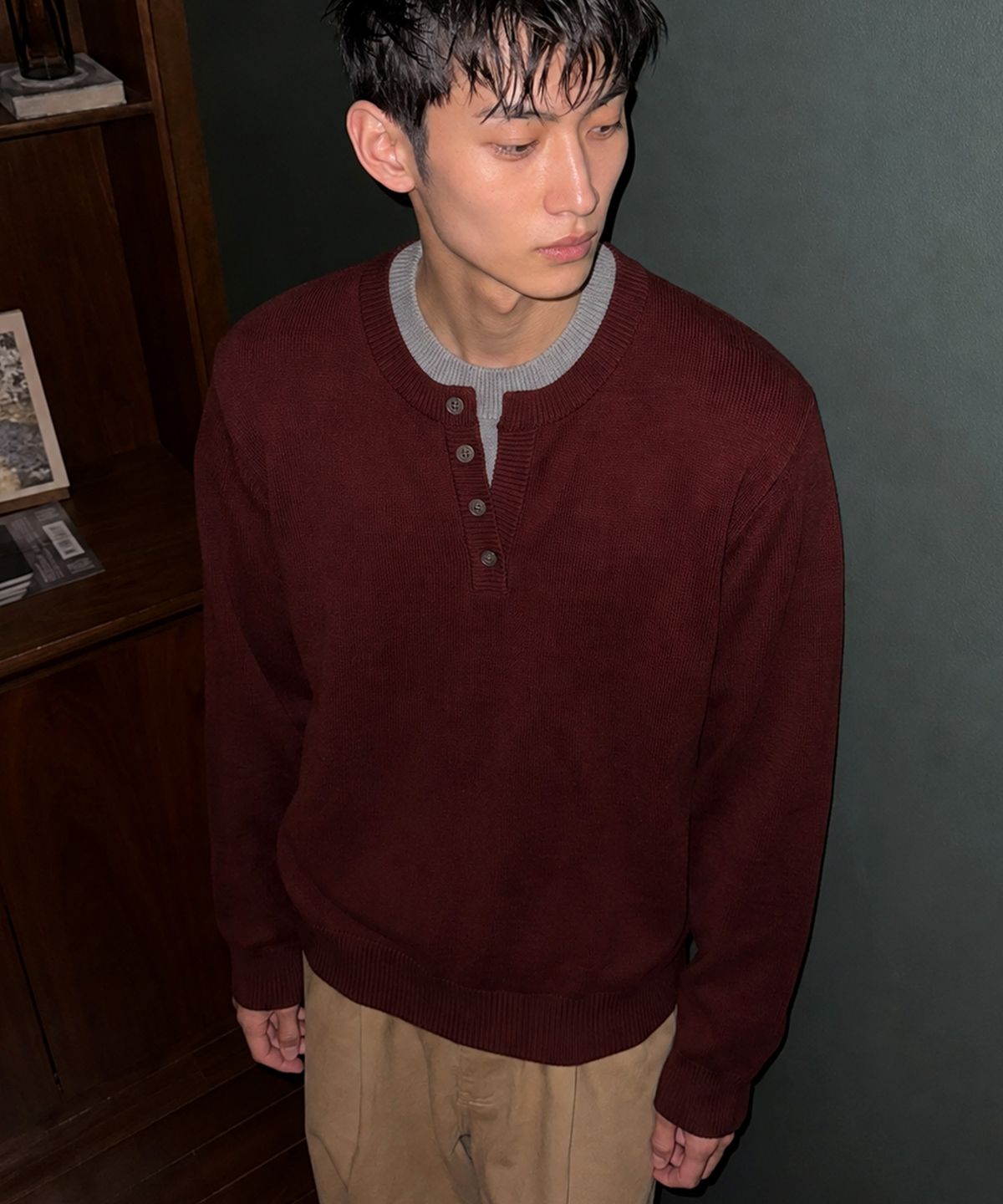 언더오프(UNDEROFF) 헨리넥 배색 레이어드 크롭 니트 블랙