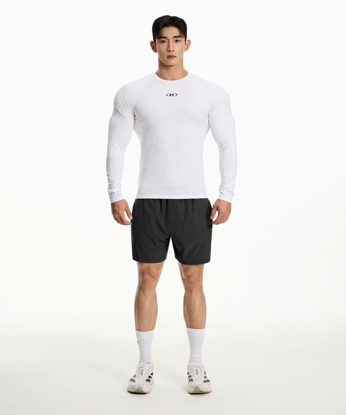 본투윈(BORN TO WIN) SYMBOL B COMPRESSION LONG SLEEVE [WHITE]