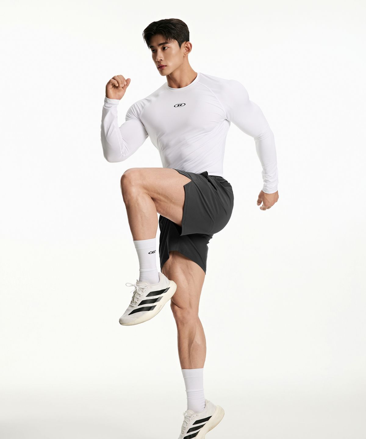 본투윈(BORN TO WIN) SYMBOL B COMPRESSION LONG SLEEVE [WHITE]