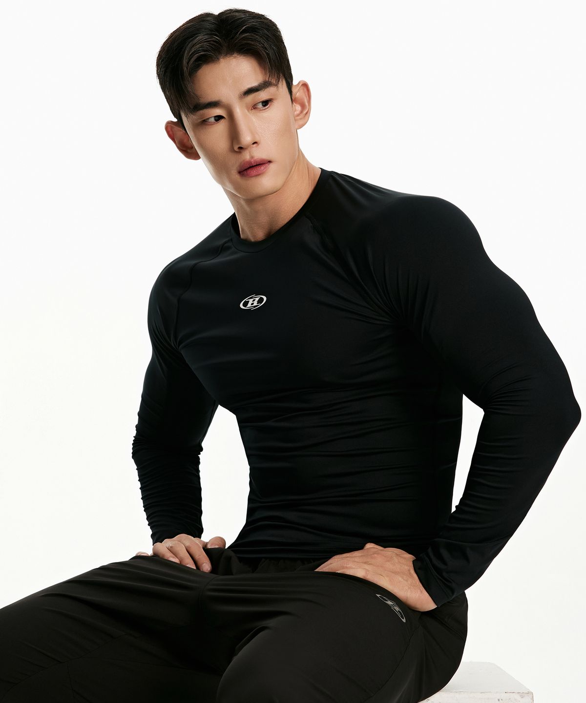 본투윈(BORN TO WIN) SYMBOL B COMPRESSION LONG SLEEVE [BLACK]