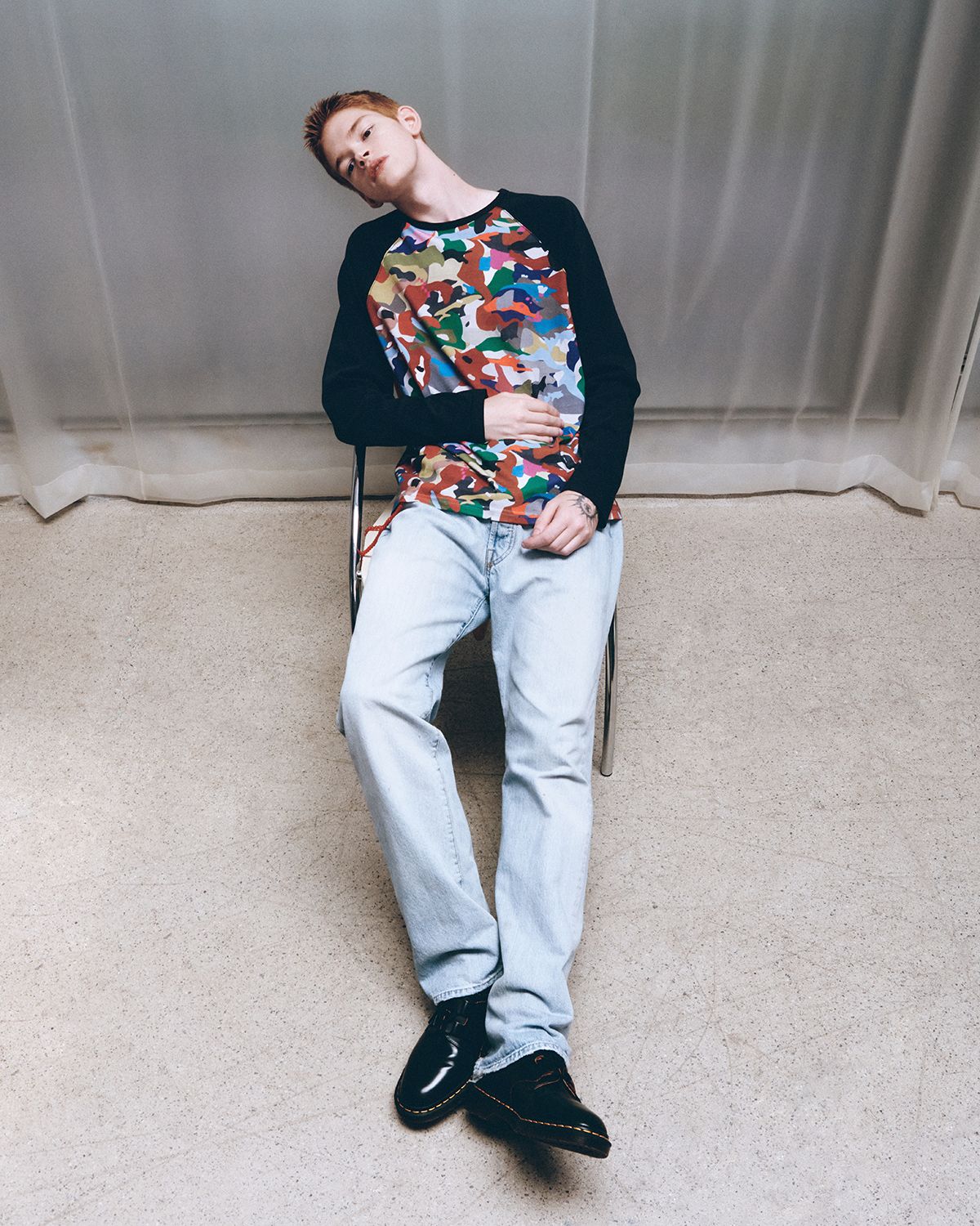 더뮤지엄비지터(THEMUSEUMVISITOR) CAMO RAGLAN LONG SLEEVE (MULTI)
