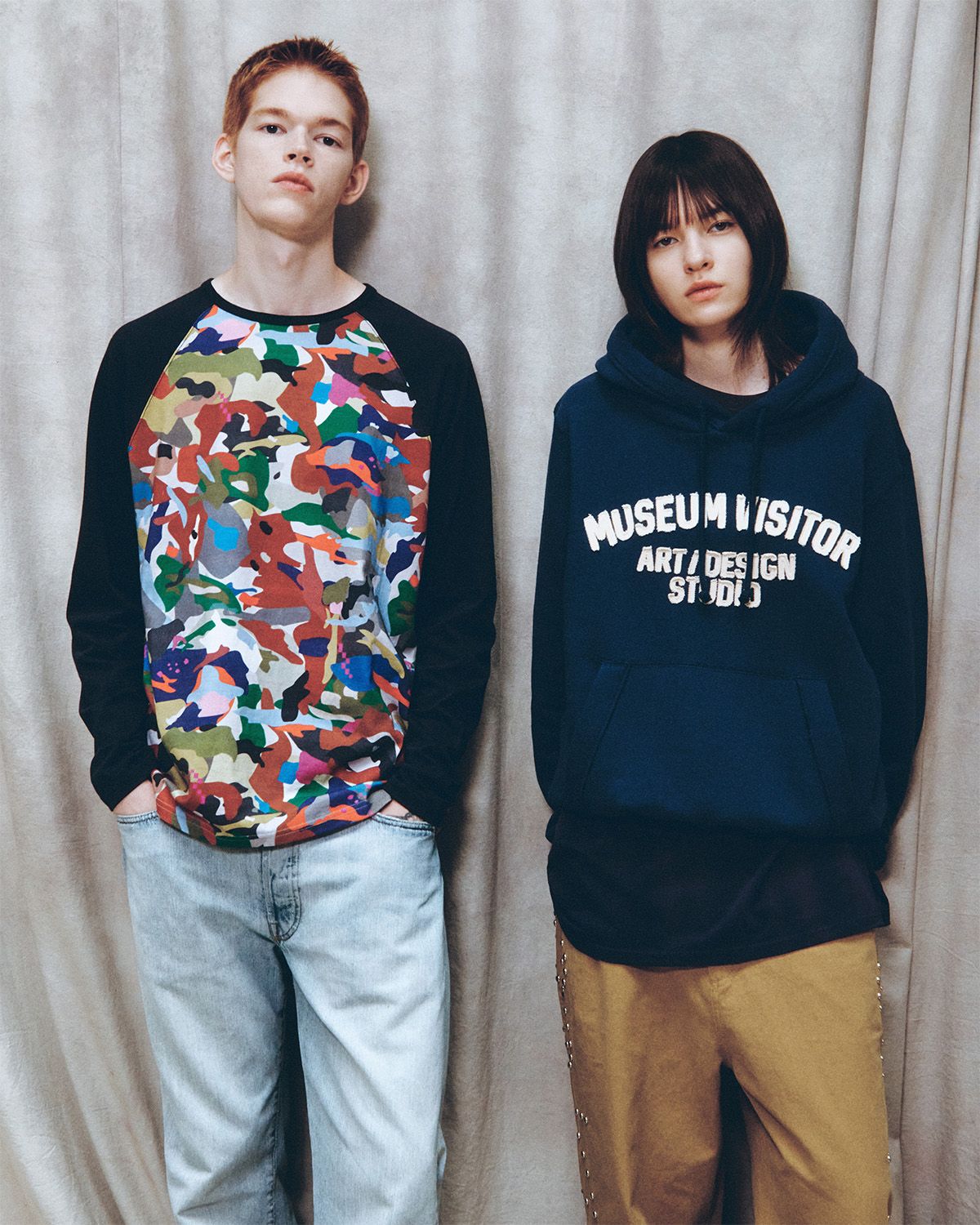 더뮤지엄비지터(THEMUSEUMVISITOR) CAMO RAGLAN LONG SLEEVE (MULTI)