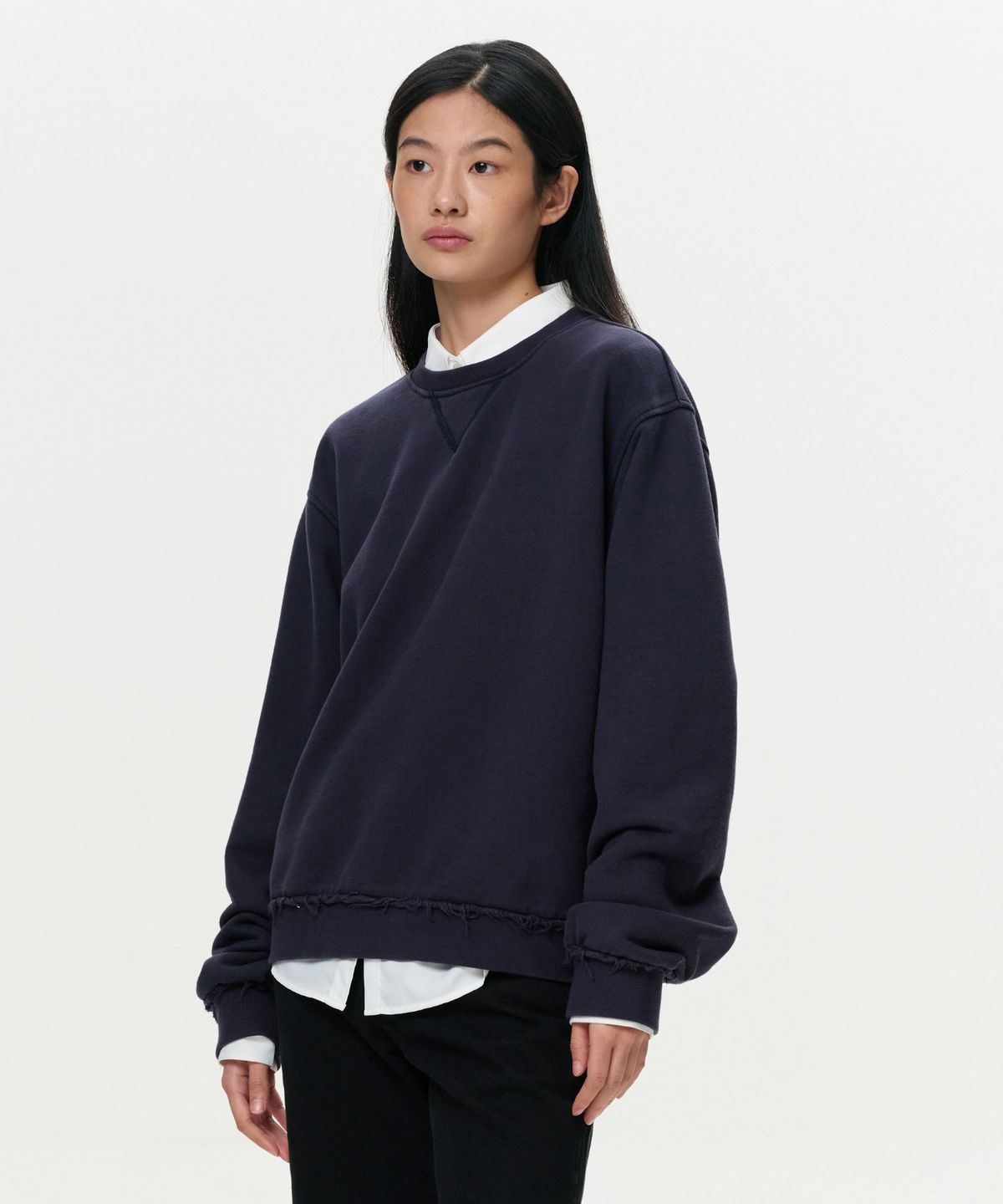 이알에이(ERA) UNISEX ERA RAW EDGE SWEATSHIRT - NAVY