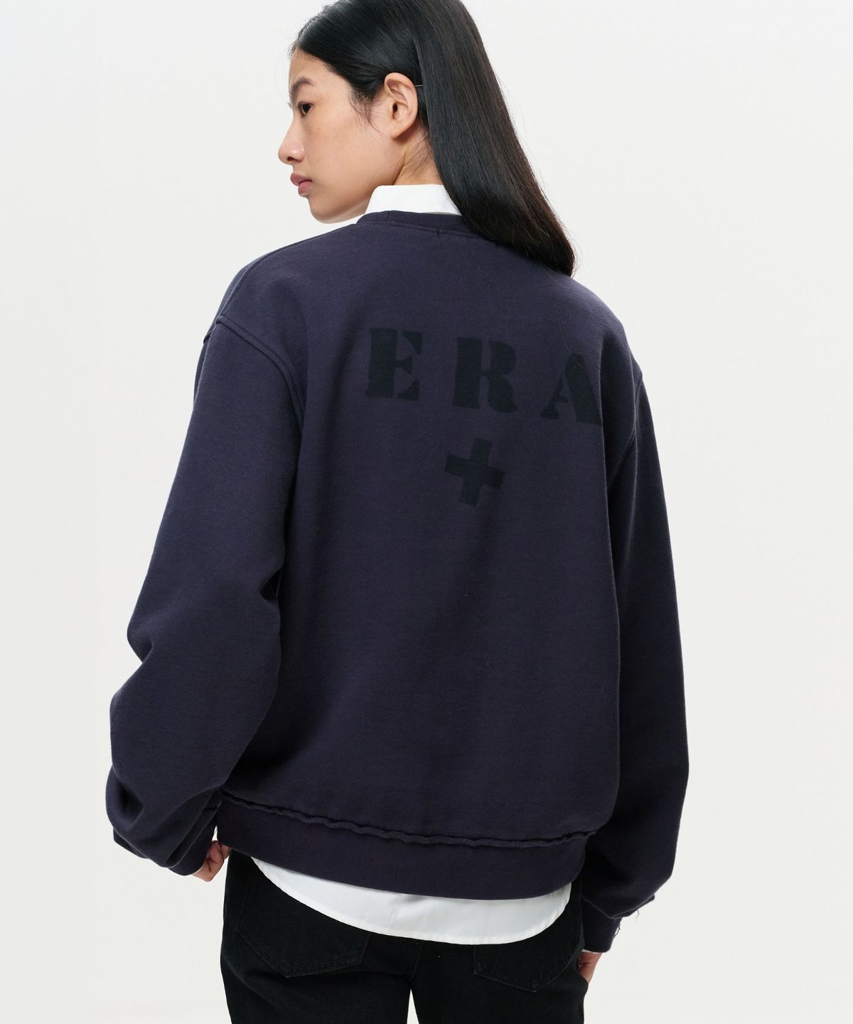 이알에이(ERA) UNISEX ERA RAW EDGE SWEATSHIRT - NAVY