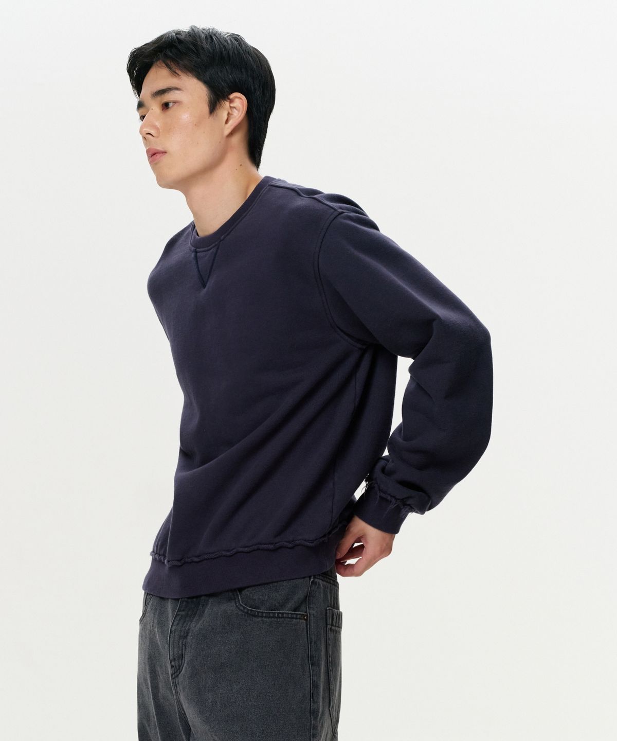 이알에이(ERA) UNISEX ERA RAW EDGE SWEATSHIRT - NAVY