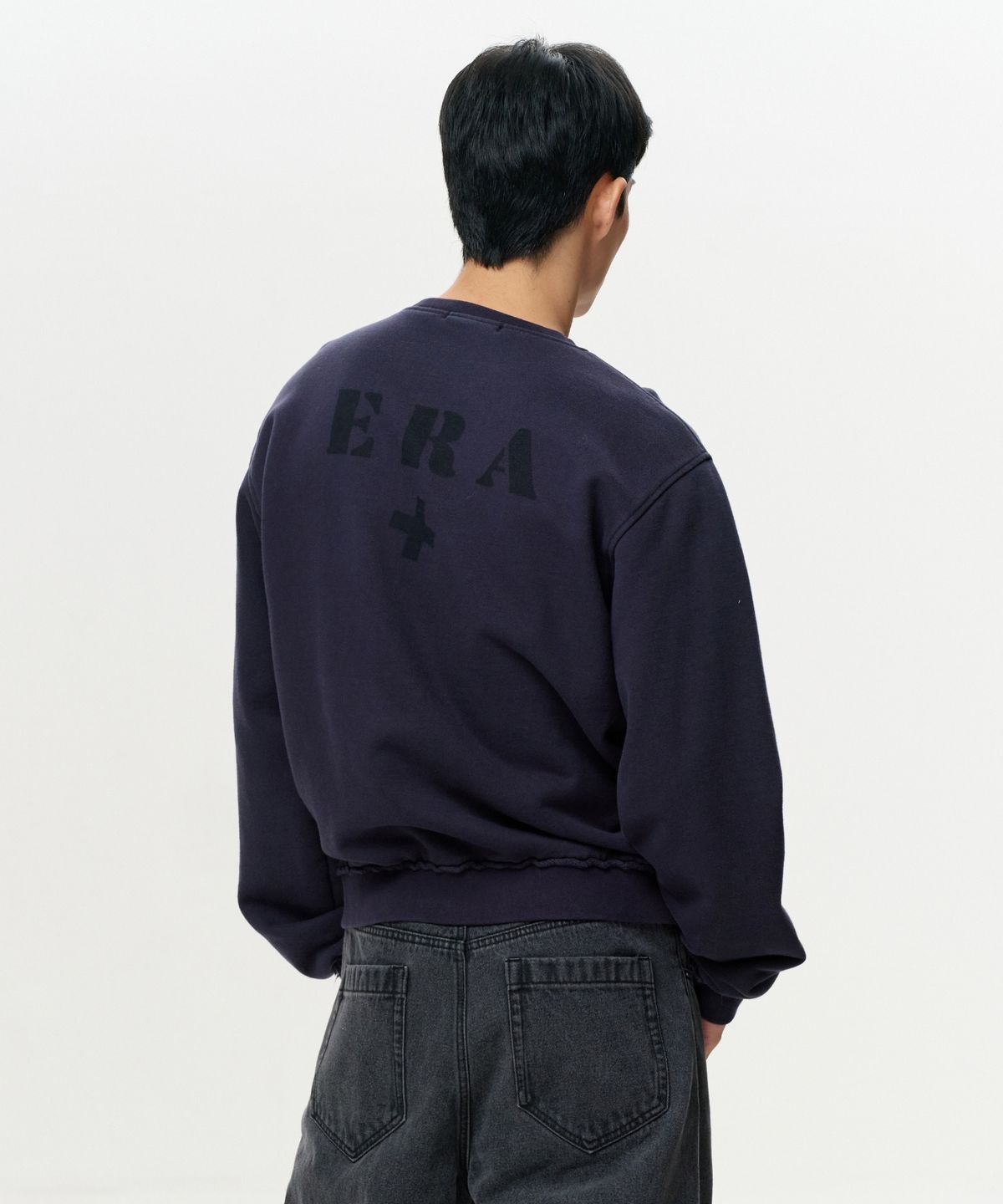 이알에이(ERA) UNISEX ERA RAW EDGE SWEATSHIRT - NAVY