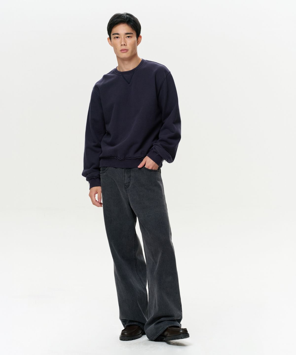 이알에이(ERA) UNISEX ERA RAW EDGE SWEATSHIRT - NAVY