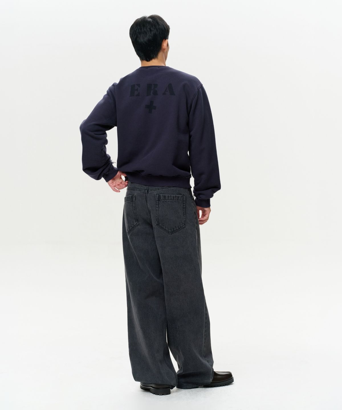 이알에이(ERA) UNISEX ERA RAW EDGE SWEATSHIRT - NAVY