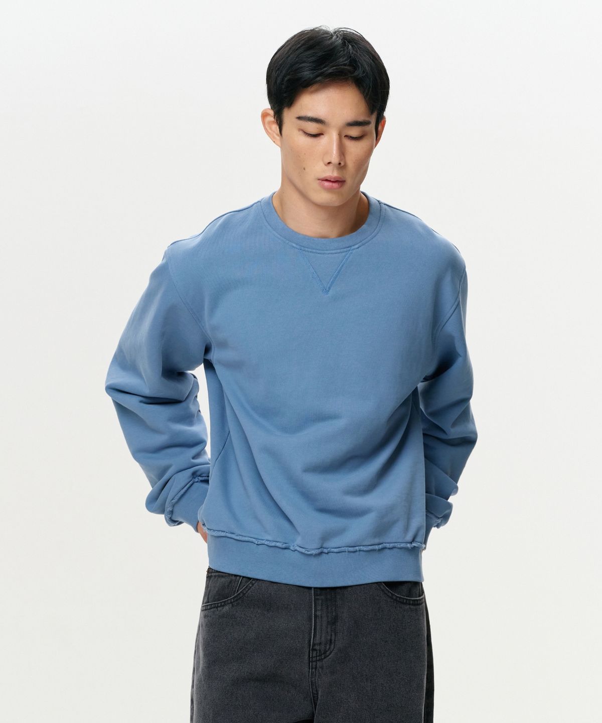 이알에이(ERA) UNISEX ERA RAW EDGE SWEATSHIRT - FADED BLUE