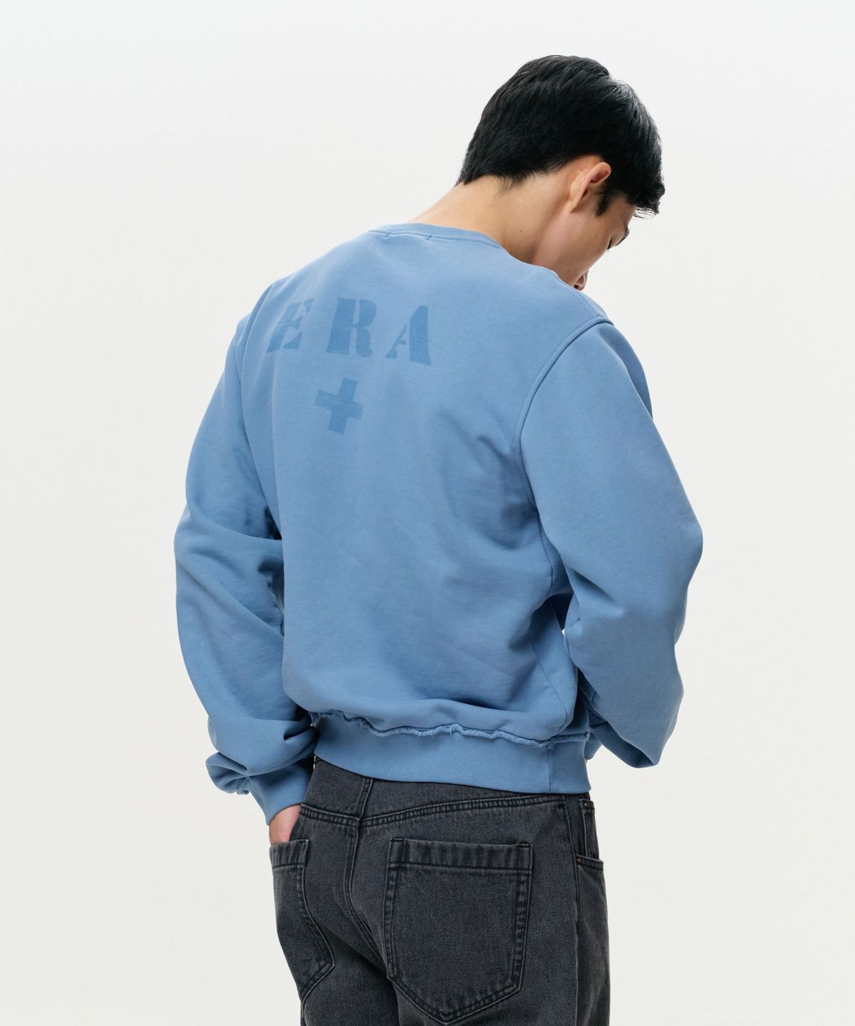 이알에이(ERA) UNISEX ERA RAW EDGE SWEATSHIRT - FADED BLUE