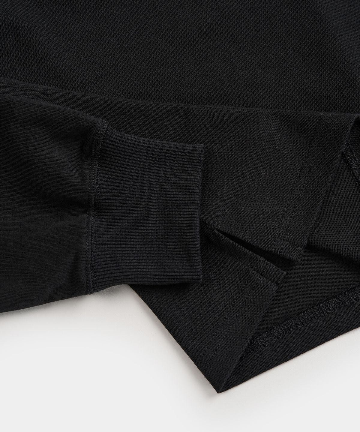 엑스컨테이너(EXCONTAINER) 빈티지 크롭 헨리넥 롱슬리브 (BLACK)