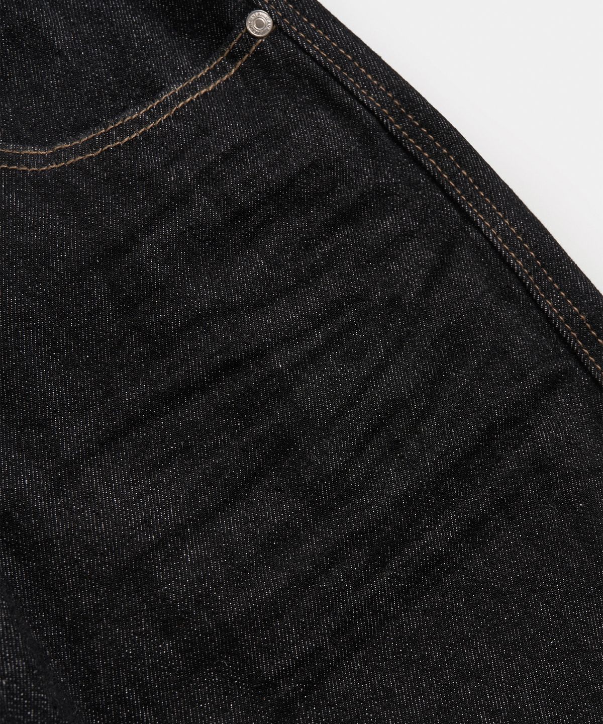 엑스컨테이너(EXCONTAINER) 엠보 레귤러 데님 팬츠 (BLACK)
