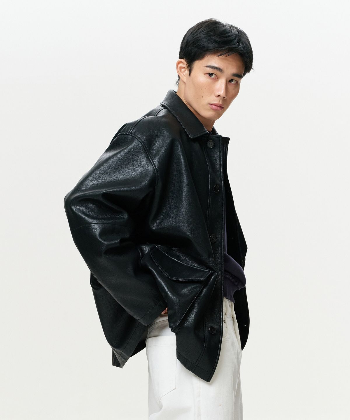 이알에이(ERA) UNISEX ERA FAUX LEATHER SAFARI JACKET - BLACK