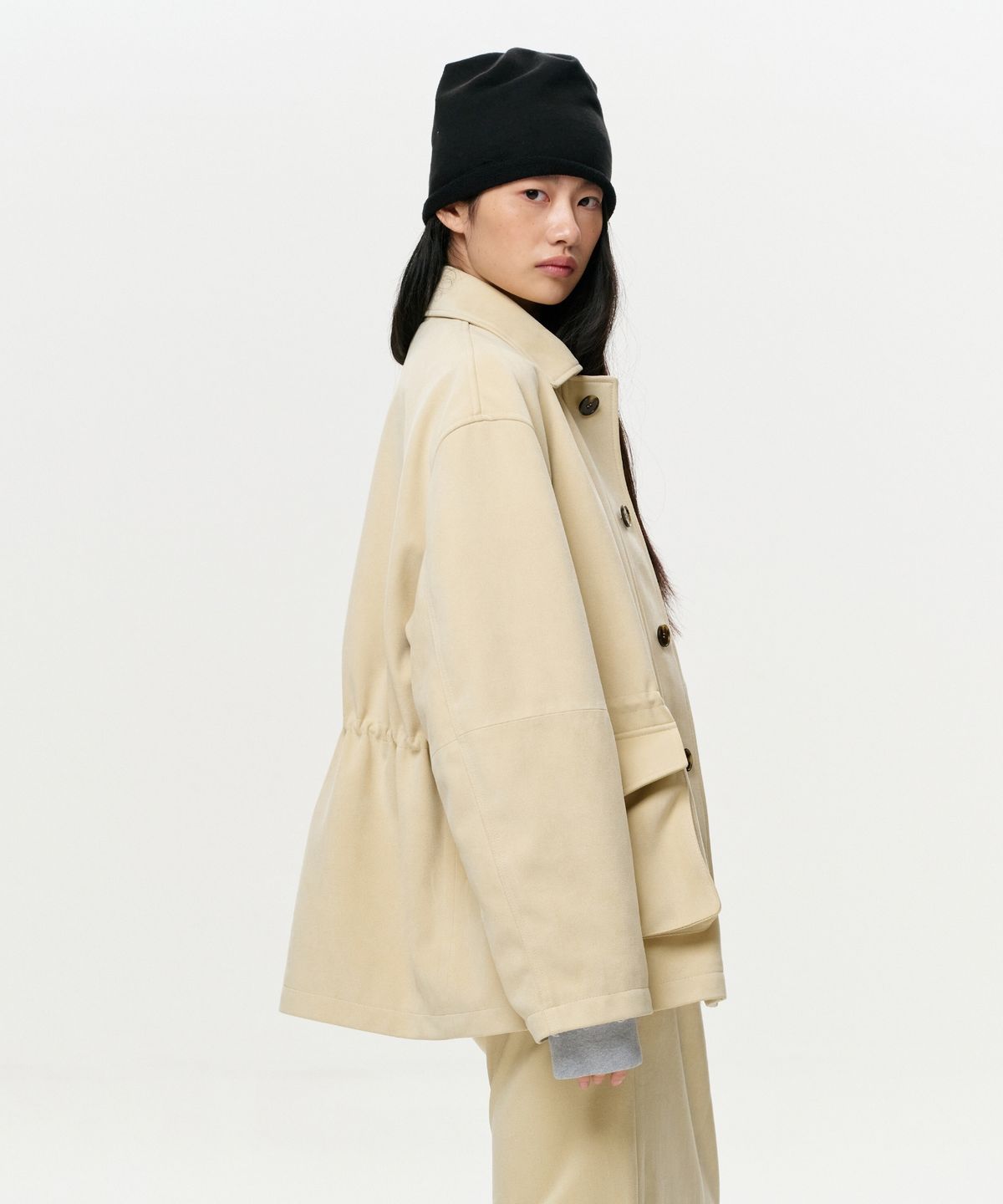 이알에이(ERA) UNISEX ERA FAUX SUEDE SAFARI JACKET - CREAM