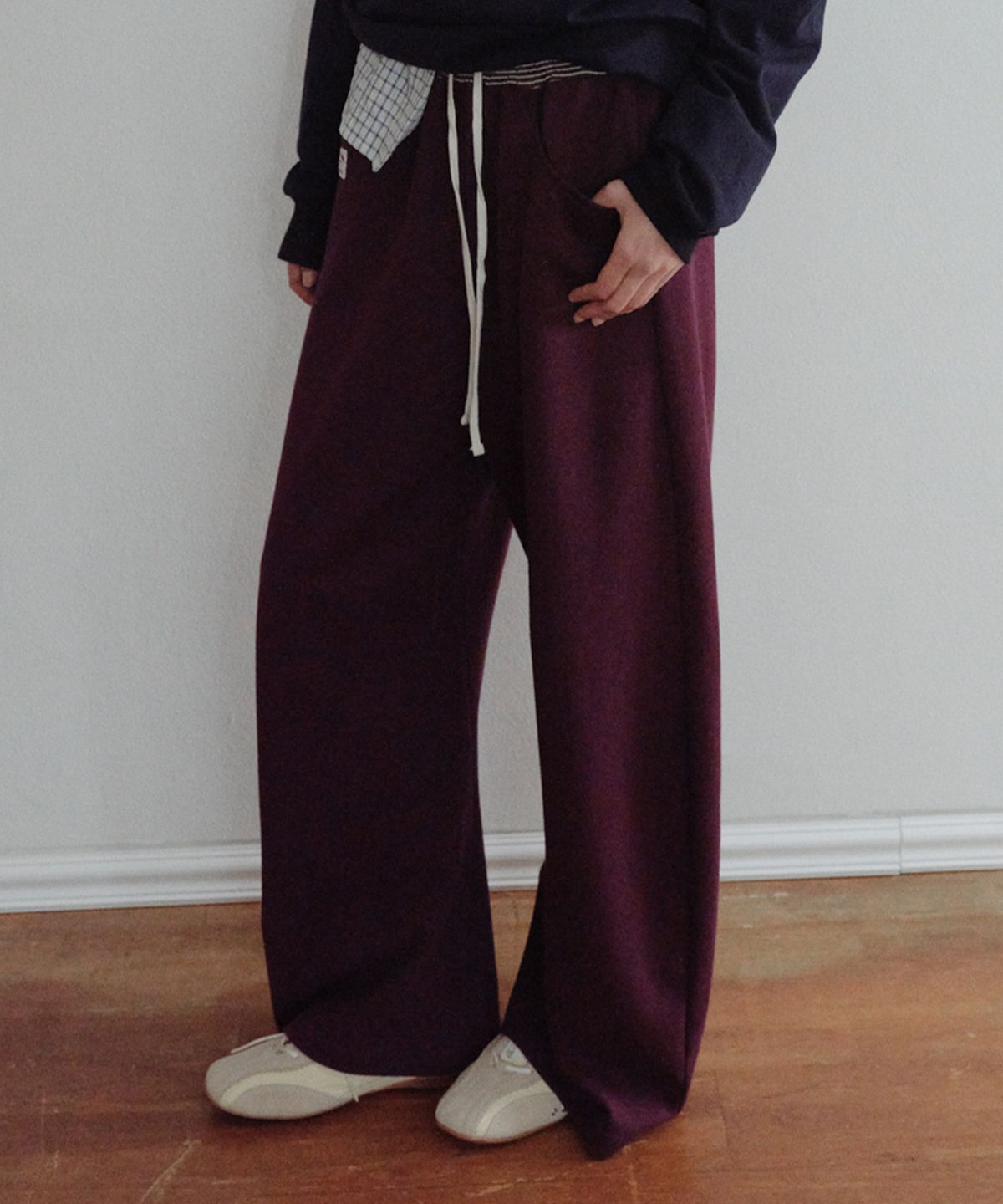 엔오르 스튜디오(ENOR STUDIO) [CORE] STRIPED WAISTBAND CURVED PANTS - WINE