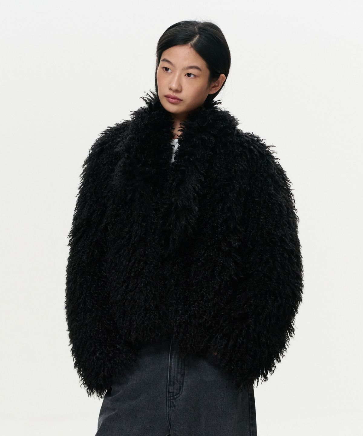 이알에이(ERA) WOMEN ERA ASYMMETRIC SHAGGY FUR JACKET - BLACK