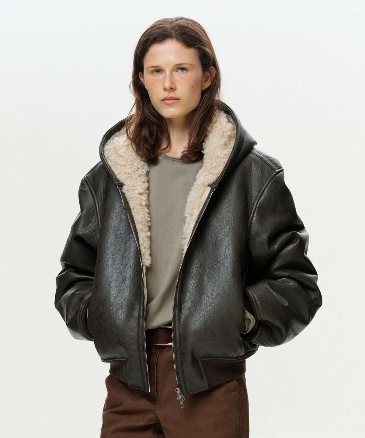 이알에이(ERA) UNISEX ERA FAUX SHEARLING HOODED JACKET - BROWN