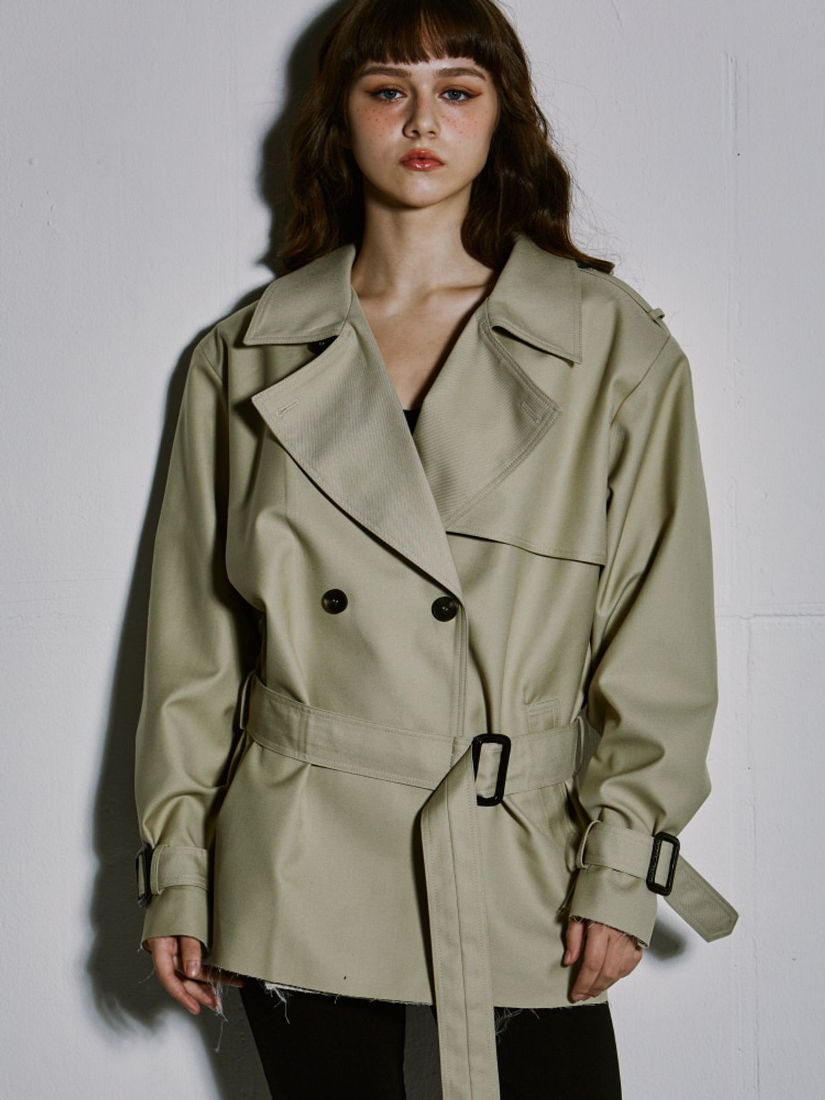 게이트리스(GATELESS) SHORT TRENCH COAT