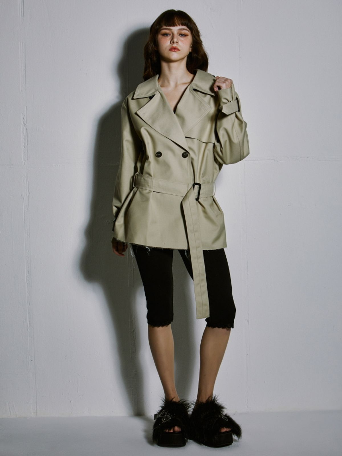 게이트리스(GATELESS) SHORT TRENCH COAT