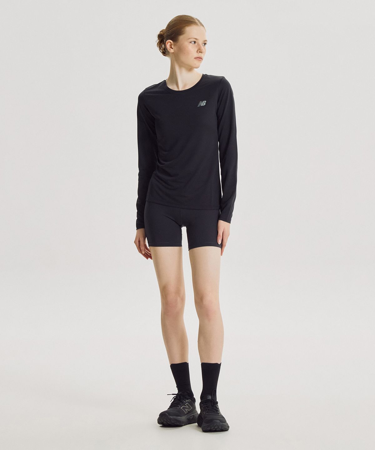 뉴발란스(NEW BALANCE) NBNDG46102 / WOMEN 스포츠에센셜 긴팔티 (BLACK)