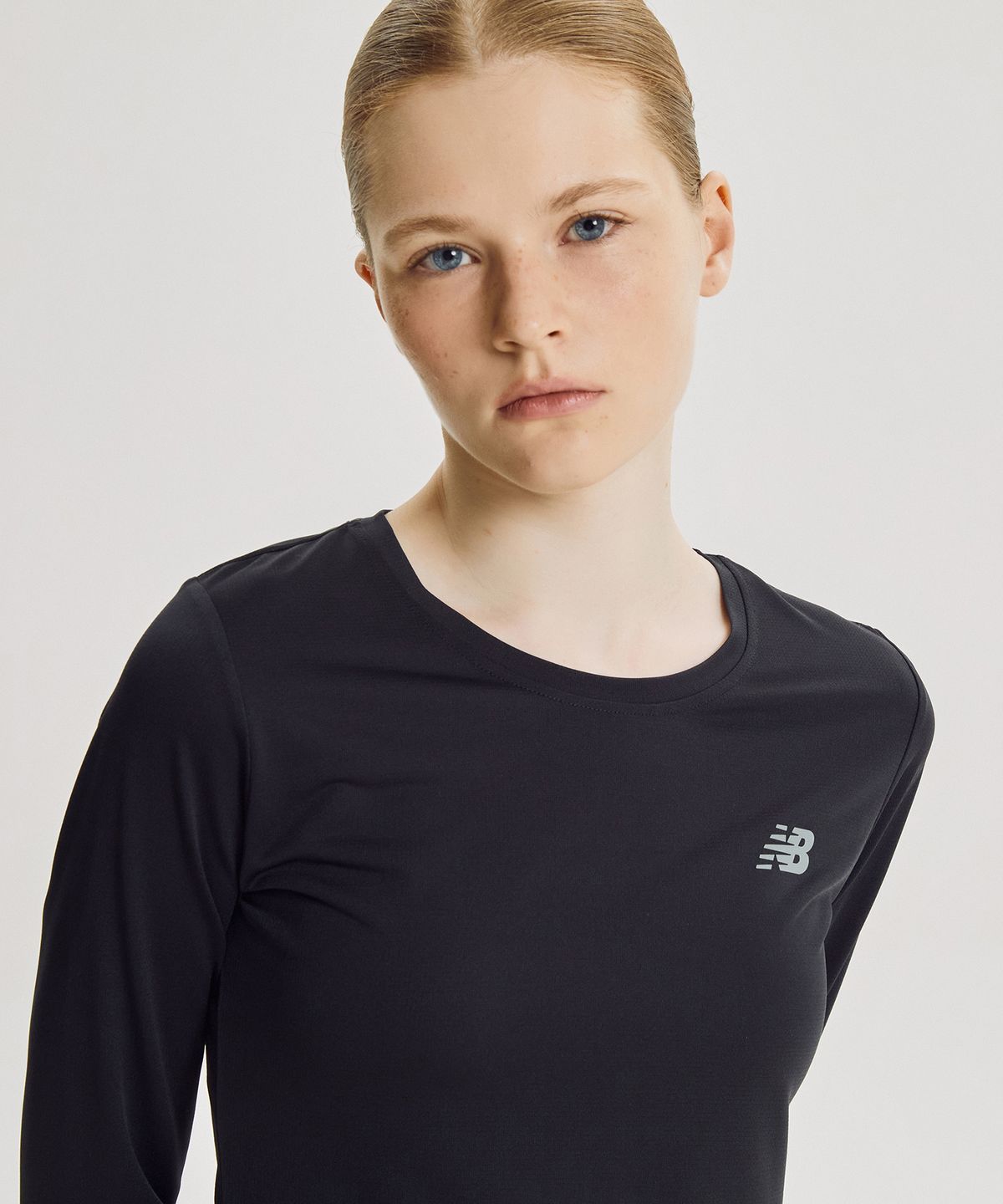 뉴발란스(NEW BALANCE) NBNDG46102 / WOMEN 스포츠에센셜 긴팔티 (BLACK)