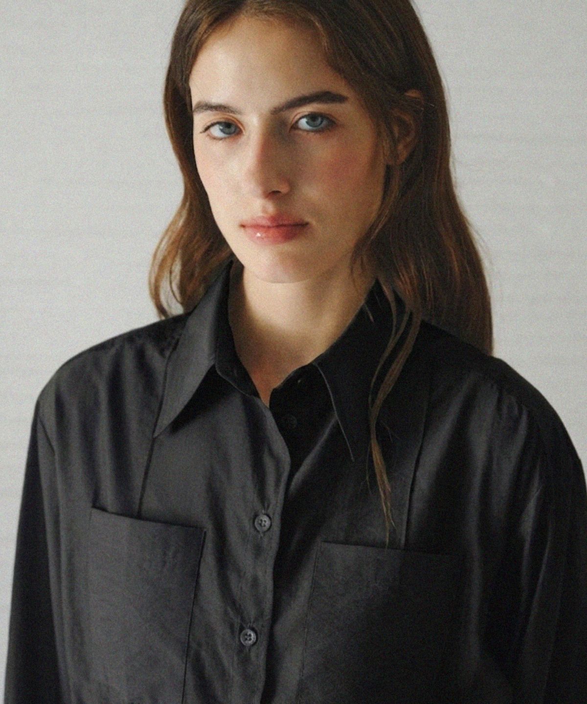 르니나(LENINA) POLAVI out-pocket lyocell shirt_BLACK