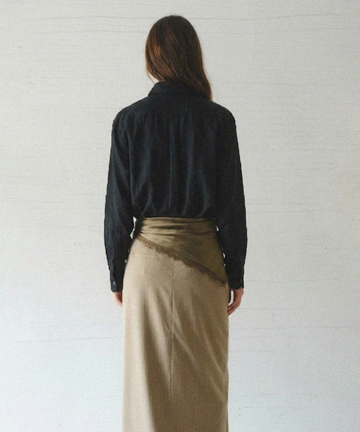 르니나(LENINA) POLAVI out-pocket lyocell shirt_BLACK